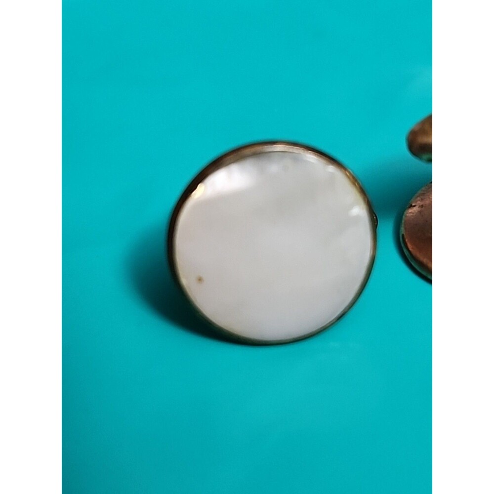 Vintage Faceted Mother of Pearl Gold Tone Collar Buttons Mid-Century Retro - Picture 3 of 6